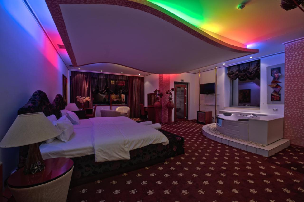 Hotel Rosa Blu Tiranë Ngoại thất bức ảnh