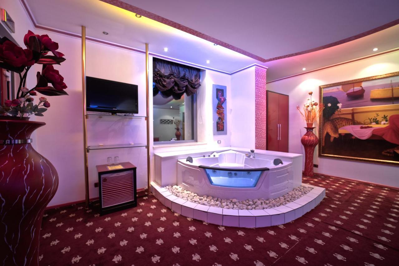 Hotel Rosa Blu Tiranë Ngoại thất bức ảnh