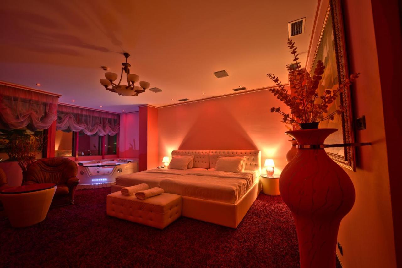 Hotel Rosa Blu Tiranë Ngoại thất bức ảnh